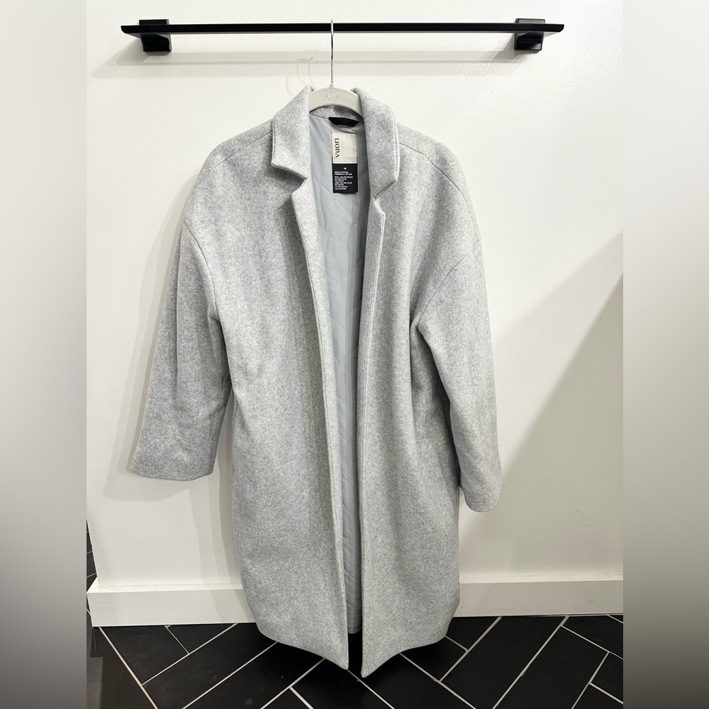 Vuori Soho Melton Trench coat 
Size XS light Heather Grey